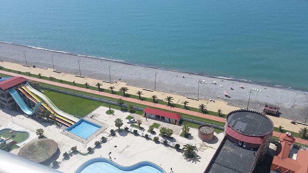 Pure Wellness Sea-View Beluga & Dolphin Luxury Hotel Apartments Batumi Kültér fotó